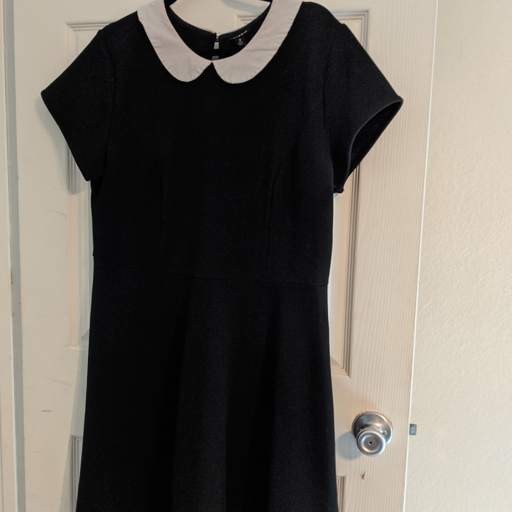 Peter pan collar black dress